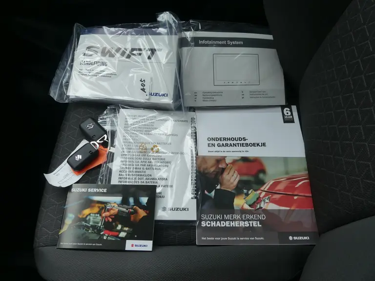 Suzuki Swift 1.2 Style Smart Hybrid Nieuw 6 jaar Uit voorraad leverbaar! afbeelding 31