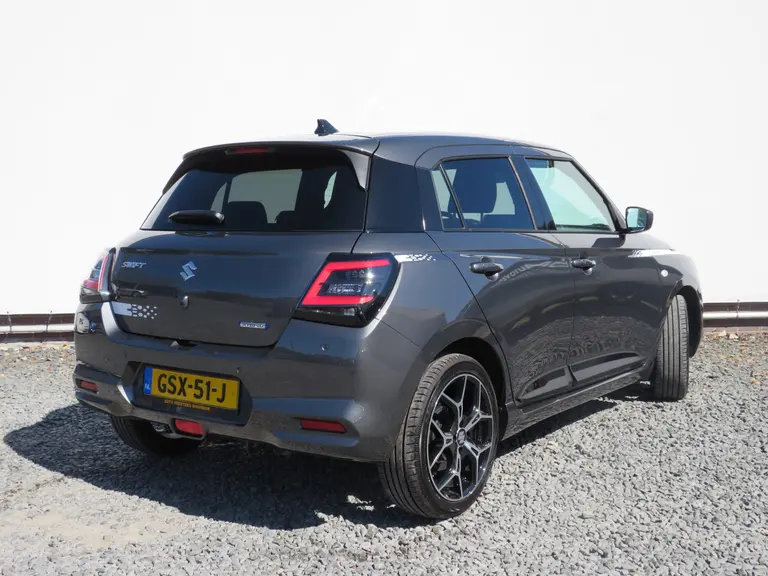 Suzuki Swift 1.2 Select Smart Hybrid, Automaat SPECIALE JUBILEUMEDITIE!! 17 inch velgen, Striping pakket en Shark Fin Antenne afbeelding 3