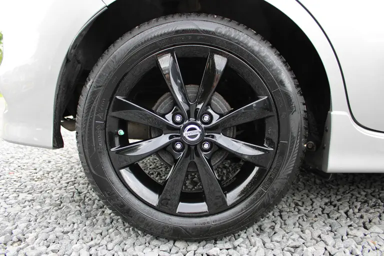 Nissan Note 1.2 Black Edition, All-Seasons, Hoge instap, Navigatie en Cruise Control! afbeelding 4