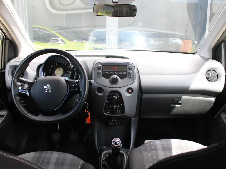 Peugeot 108 1.0 e-VTi 73PK Active 5DRS Airco, Getinte ramen, Centrale deurvergrendeling afbeelding 12