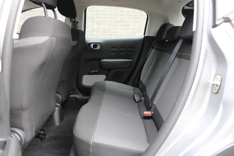 Citroën C3 1.2 PureTech S&S Feel Edition Trekhaak, Navigatie, Applecarpl./Andr. Auto, Cruise/Climate Control afbeelding 10