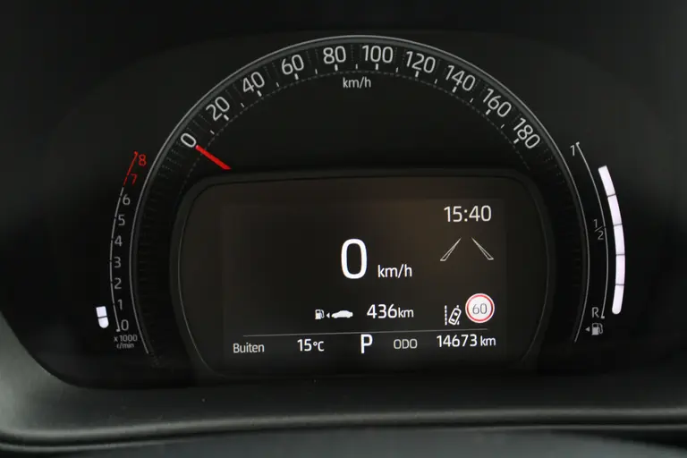 Toyota Aygo X 1.0 VVT-i S-CVT Play Achteruitrijcamera, DAB+ Radio, Airco, Bluetooth, Cruise Control Adaptief afbeelding 25