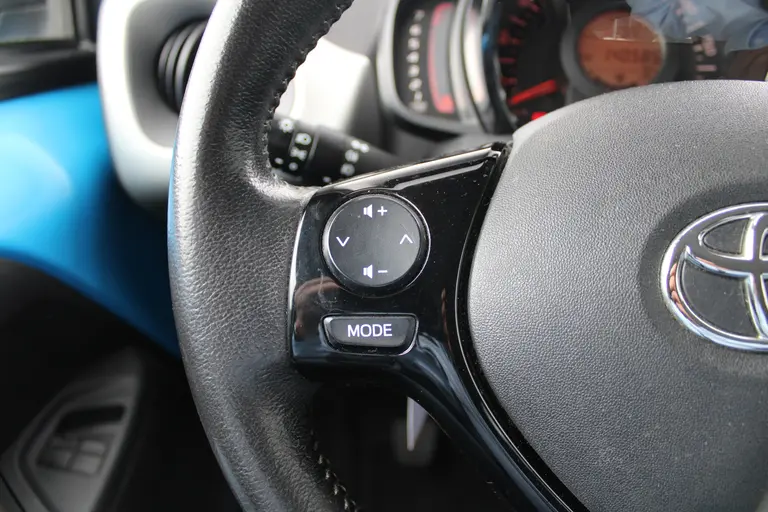 Toyota Aygo 1.0 VVT-i x-nav Achteruitrijcamera, Navigatie, Airco, Bluetooth afbeelding 11