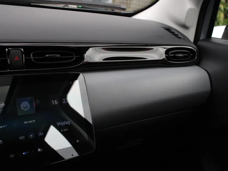 Leapmotor T03 Design 37.3 kWh Navigatie, Camera achter, Parkeerhulp achter, Audio, Keyless Start, Lichtmetalen velgen afbeelding 29