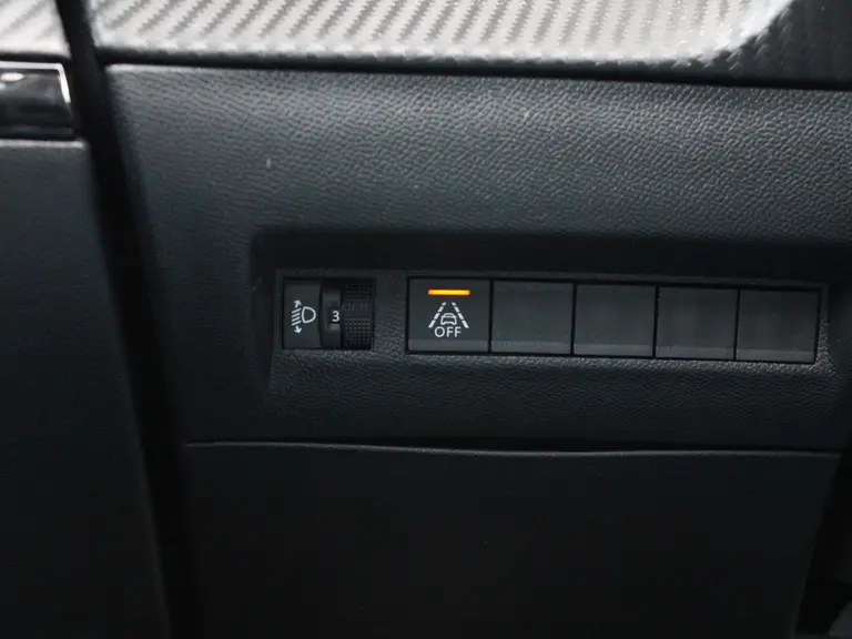 Peugeot e-2008 EV Active Pack 50 kWh 136PK Automaat Navigatie, Achteruitrijcamera, Apple Carplay, Android Auto, Climate Control afbeelding 15