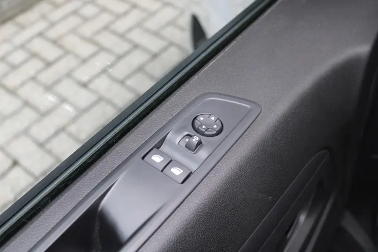 Peugeot Expert 2.0 BlueHDI 145PK L3 Dubbele Cabine Navigatie, Achteruitrijcamera, Trekhaak Afneembaar, Airco, Parkeersensoren Achter, Bluetooth, Cruise Control afbeelding 19