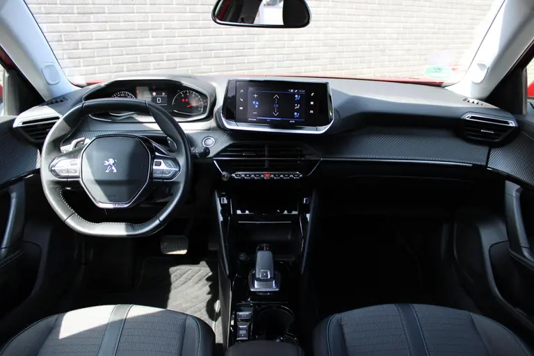 Peugeot 2008 1.2 PureTech Allure Automaat, Trekhaak, Airco, Navigatie, Applecarpl./Andr. Auto afbeelding 8