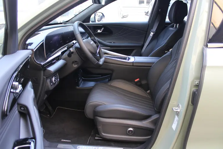 Omoda 9 SHS PHEV Premium 34,46 kWh Super Hybrid System, 20"LM velgen, Elek.schuif/kanteldak, Camera voor/achter, 1.500 kg trekgewicht afbeelding 9