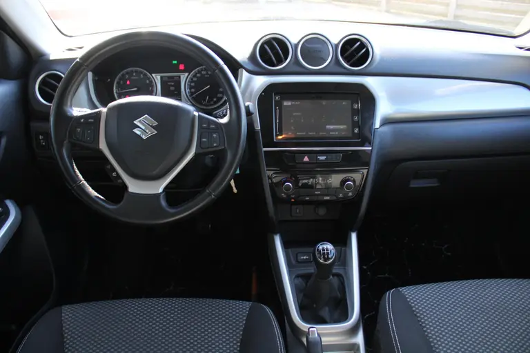 Suzuki Vitara 1.6 Rhino 1e eigenaar, Trekhaak, Nieuwe 17 inch! afbeelding 9
