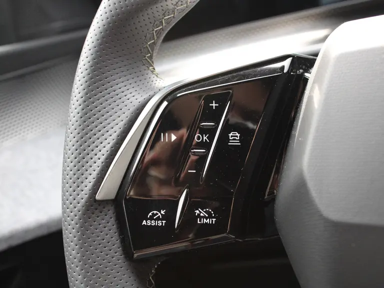 Peugeot 3008 GT 1.2 Hybrid 136PK e-DCS6 Automaat Navigatie, Rondomzichtcamera, Stoel & Stuurverwarming, Elektrische Achterklep, Alcantara afbeelding 22