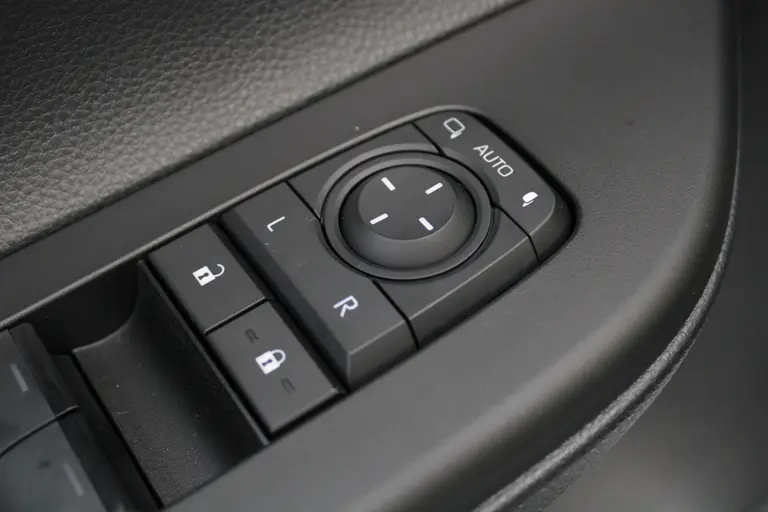 Toyota C-HR 1.8 Hybrid 140 First Edition Automaat 360° Camera, Elektrische Achterklep, Draadloze Carplay\Android Auto, Keyless Go afbeelding 44