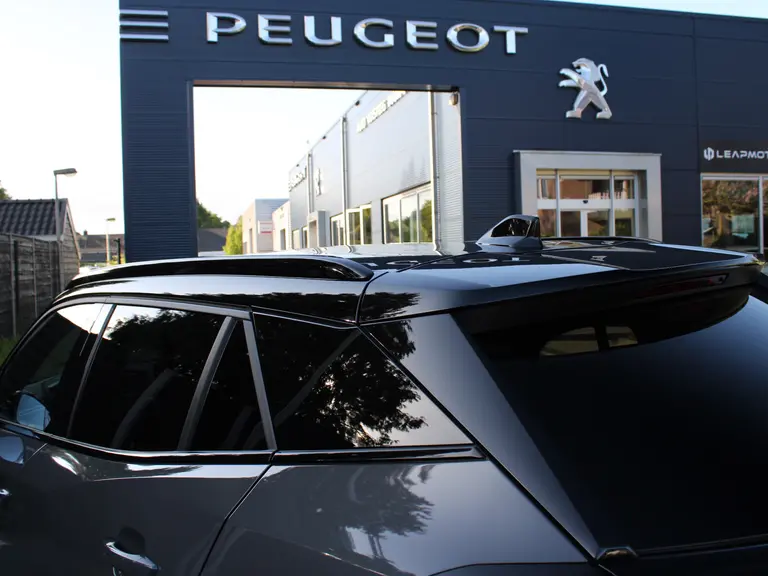 Peugeot 2008 GT 1.2 Hybrid 145PK Automaat Navigatie, Camera 360, Adaptieve cruise control, Lichtmetalen velgen afbeelding 15