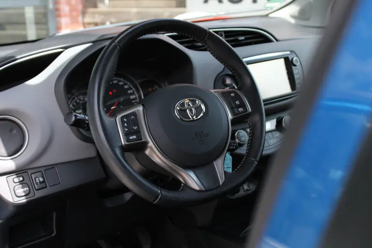 Toyota Yaris 1.3 100PK VVT-i Aspiration Cruise Control, Achteruitrijcamera, Bluetooth, Elektrische Ramen afbeelding 5