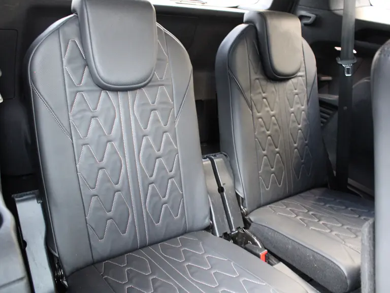 Peugeot 5008 1.6 e-THP 165PK GT-Line EAT6 Automaat 7P Navigatie, Rondomzichtcamera, Keyless, Leder, Elektrische Kofferklep, massage, Stoelverwarming afbeelding 19