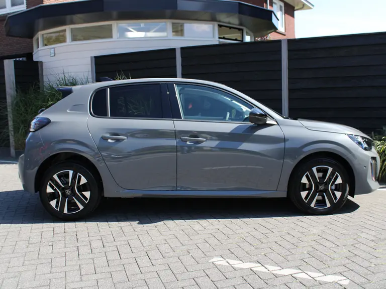 Peugeot 208 Allure 1.2 Hybrid 110PK e-DCS6 Automaat Navigatie, 360 camera, Lichtmetalen velgen, Parkeerhulp voor & achter, Cruise Control afbeelding 10