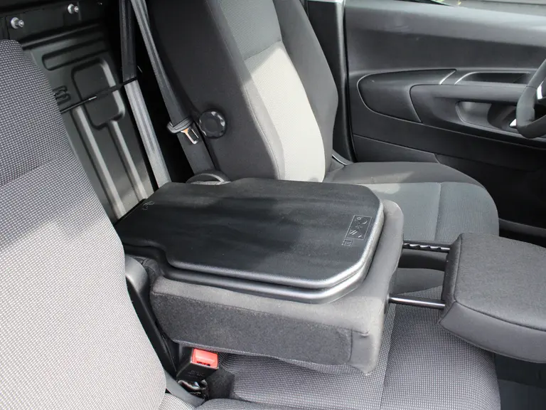 Peugeot Partner 1.5 BlueHDi 130PK EAT8 S&S L1 Automaat Trekhaak, Navigatie, Airconditioning, Camera achter & zijkant, Parkeerhulp voor & achter, Betimmering afbeelding 35
