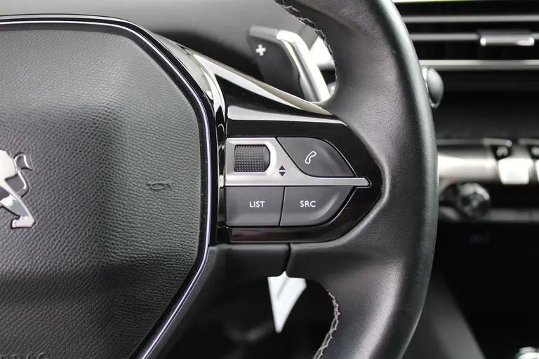 Peugeot 3008 1.2 PureTech Allure Automaat, Trekhaak, Navigatie, CruiseControl, Applecarpl./Andr. Auto afbeelding 18