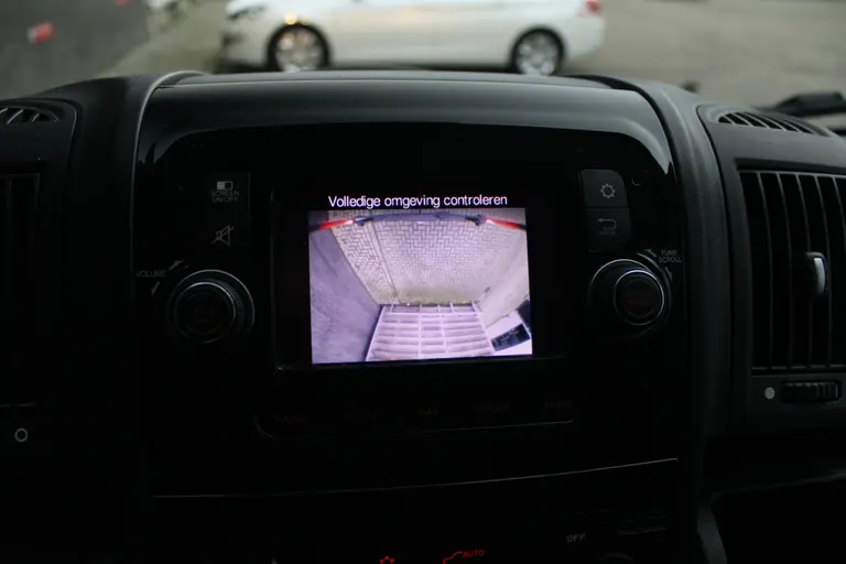Citroën Jumper 30 2.2 BlueHDi 140 L1H1 Control Economy Climate control, Trekhaak, Navigatie, Camera, Bluetooth handsfree, Imperiaal, Sidebars, afbeelding 18