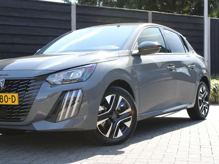 Peugeot 208 Allure 1.2 Hybrid 110PK e-DCS6 Automaat Navigatie, 360 camera, Lichtmetalen velgen, Parkeerhulp voor & achter, Cruise Control afbeelding 2
