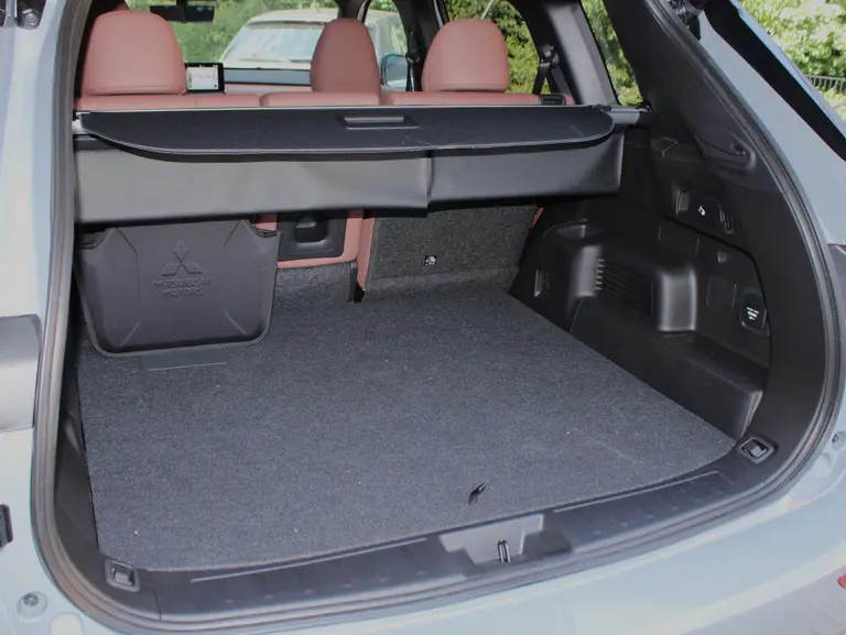 Mitsubishi Outlander 2.4 PHEV Instyle+ Lederen Interieur, Elektrisch Glazen Panoramadak, Stoelventilatie, Yamaha Audio afbeelding 13