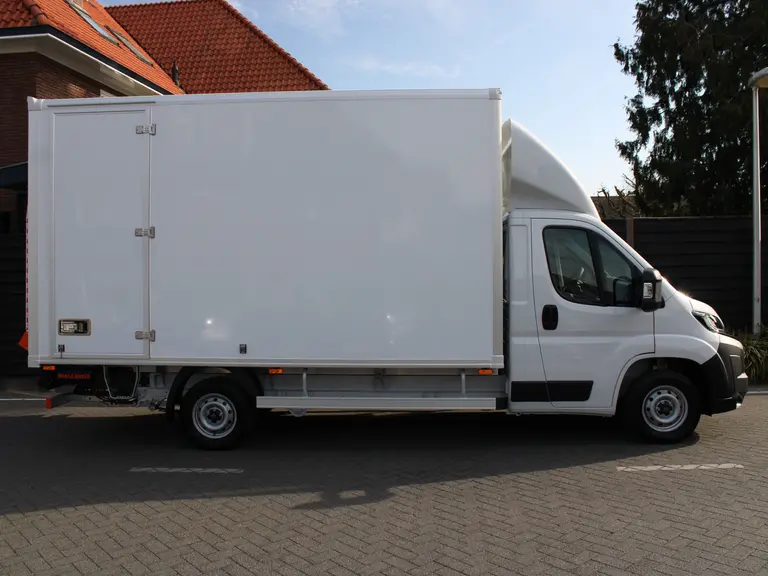 Peugeot Boxer 2.2 BlueHDi 140PK L4 3.5t Citybox Bakwagen/Laadbak/Citybox Navigatie, LED Koplampen, Laadklep, Draadloze Telefoonlader afbeelding 6