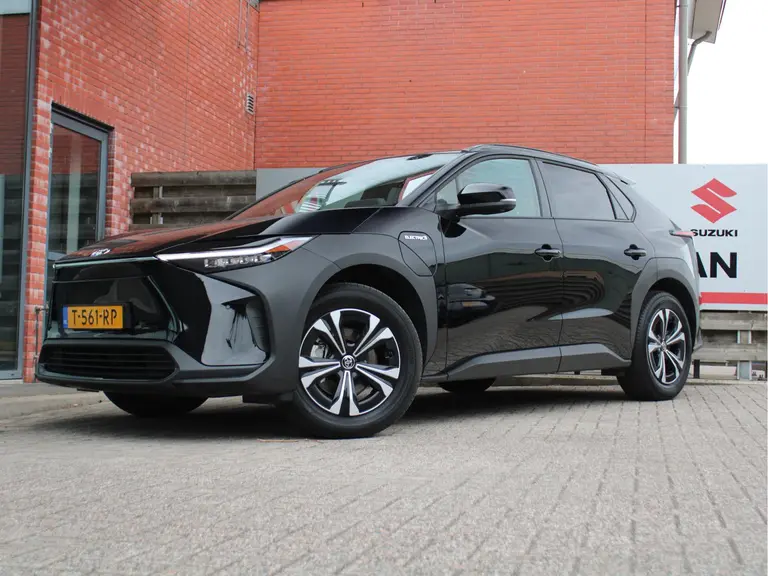 Toyota Bz4x Dynamic 71 kWh Automaat 3-fase Stuurverwarming, Elektrische bestuurdersstoel, Navigatie, Rondomzicht camera afbeelding 12