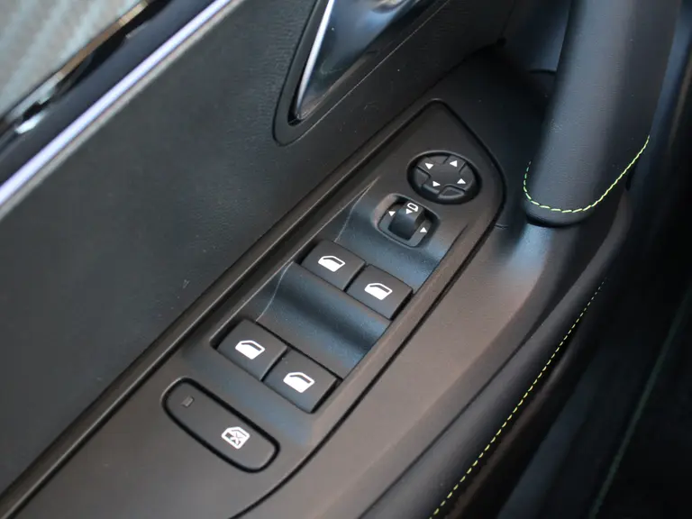 Peugeot 2008 1.2 Hybrid 145PK GT 360 camera, Lichtmetalen velgen, Parkeerhulp voor & achter, Cruise Control afbeelding 15