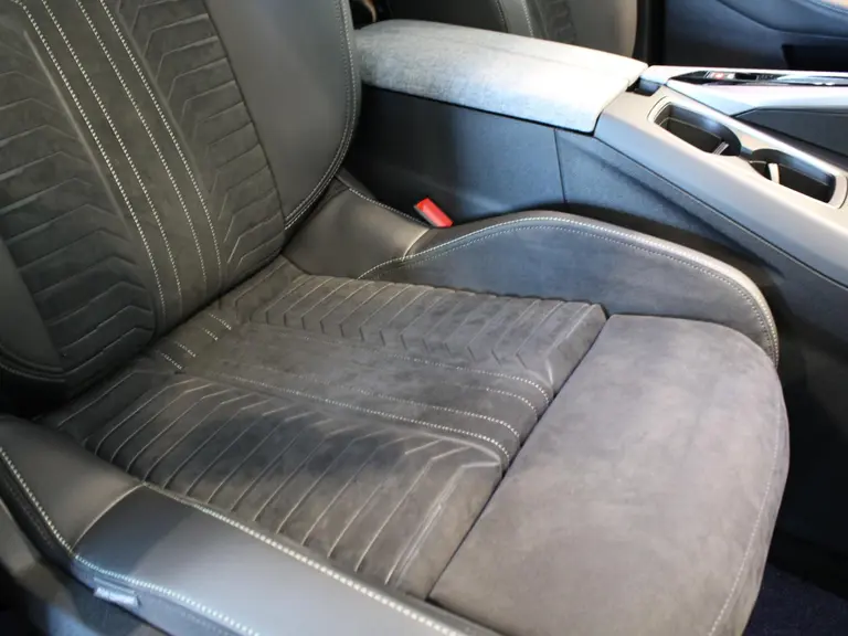 Peugeot 5008 GT 1.2 Hybrid 136PK e-DCS6 Automaat 7P Alcantara Leder, Navigatie, Camera 360, Panoramisch-Open Dak, Elektrische Achterklep afbeelding 32