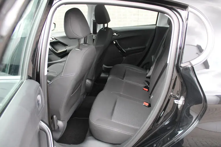 Peugeot 208 1.2 PureTech Allure afbeelding 9