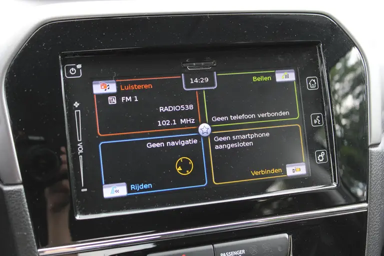 Suzuki Vitara 1.0 Boosterjet Select, Automaat, Trekhaak, Parkeersensoren en Navigatie afbeelding 14