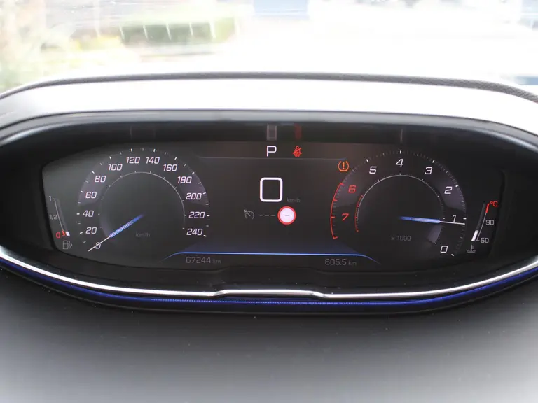 Peugeot 3008 Allure 1.2 PureTech 130PK EAT8 Automaat Navigatie, Achteruitrijcamera, Keyless, Elektrische Achterklep, Perkeersensoren afbeelding 20