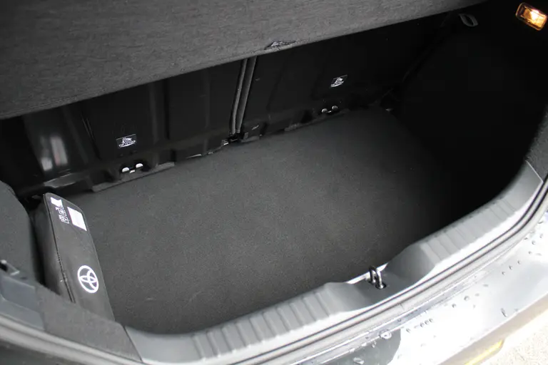 Toyota Aygo X 1.0 VVT-i S-CVT Pulse Automaat Achteruitrijcamera, Parkeersensoren Voor en Achter, Cruise Control Adaptief, Stoelverwarming afbeelding 18