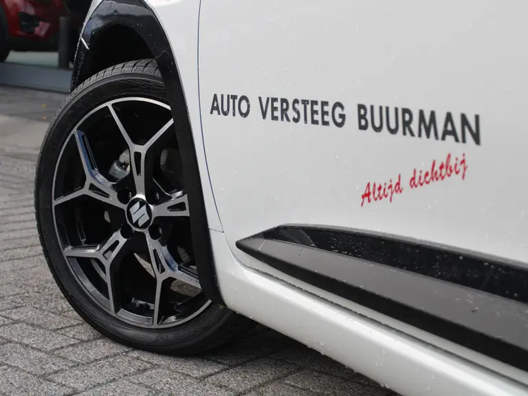 Suzuki Swift 1.2 Style Smart Hybrid GT-Styling Pakket, Navigatie, Parkeersensoren, Adaptieve Cruise Control, Draadloos Apple Carplay/Android Auto afbeelding 11