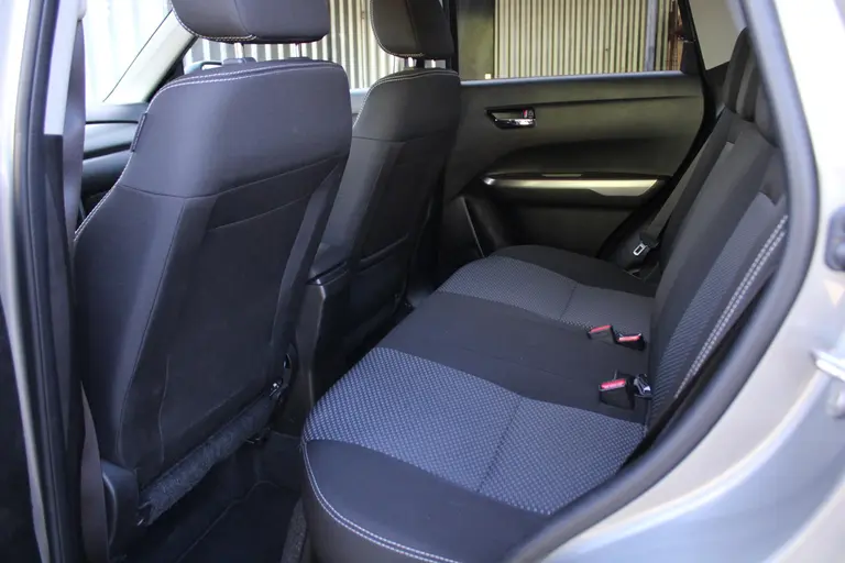 Suzuki Vitara 1.4 Boosterjet Select 141PK Automaat Achteruitrijcamera, Cruise Control, Voorstoelen Verwarmd, afbeelding 18