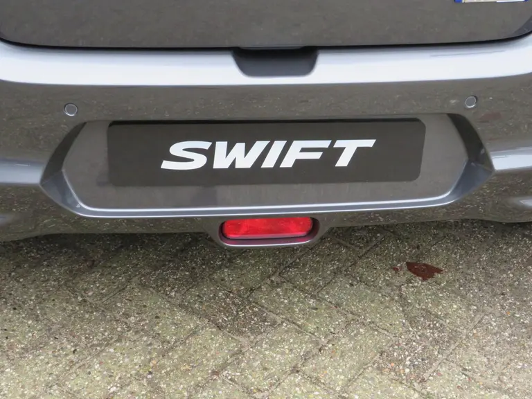 Suzuki Swift 1.2 Style Smart Hybrid, NIEUW 6 JAAR GARANTIE! Bodykit en Stootlijsten in Piano Black afbeelding 32