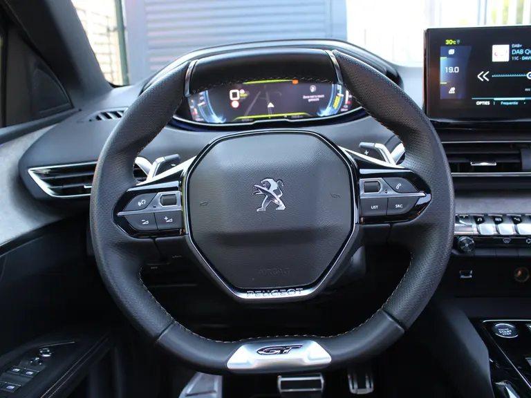Peugeot 3008 GT 1.6 HYbrid4 300PK EAT8 Automaat Panoramadak, Navigatie, Achteruitrijcamera, Keyless Entry & Start, Parkeersensoren afbeelding 24