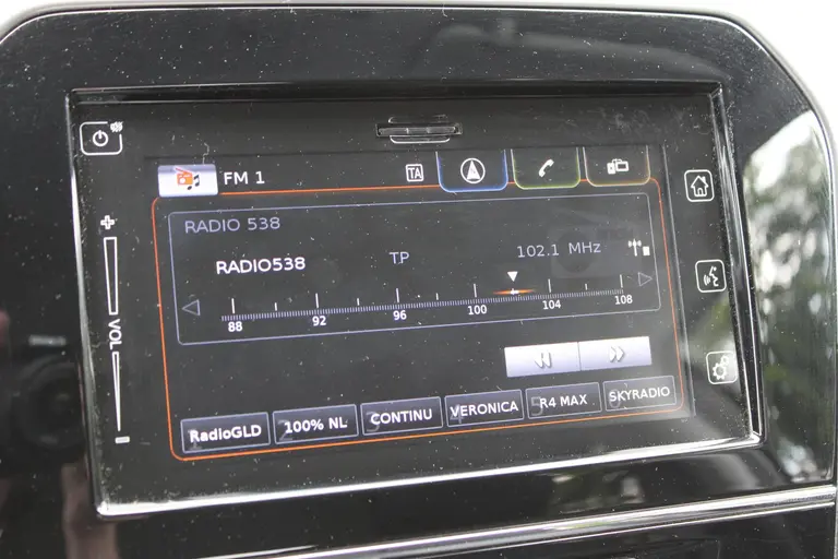 Suzuki Vitara 1.0 Boosterjet Select, Automaat, Trekhaak, Parkeersensoren en Navigatie afbeelding 15