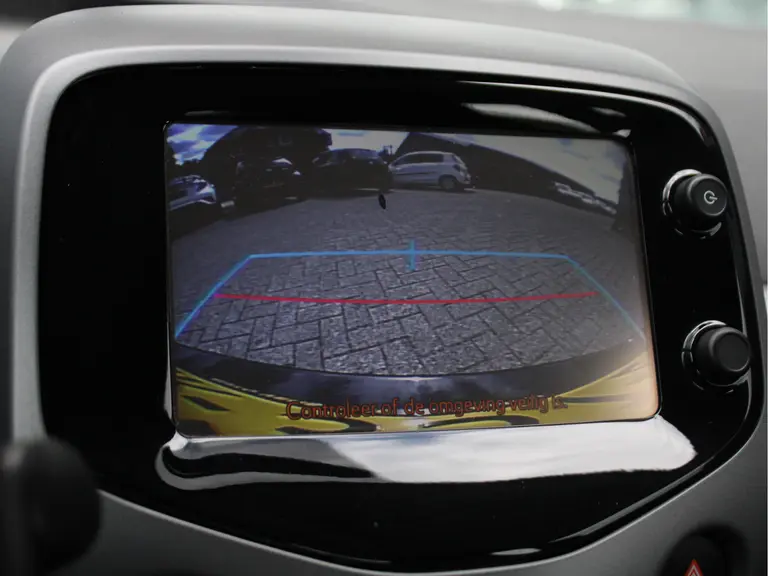Toyota Aygo 1.0 VVT-i x-play Navigatie, Achteruitrijcamera, Carplay/Android Auto, Bluetooth, Airco afbeelding 22