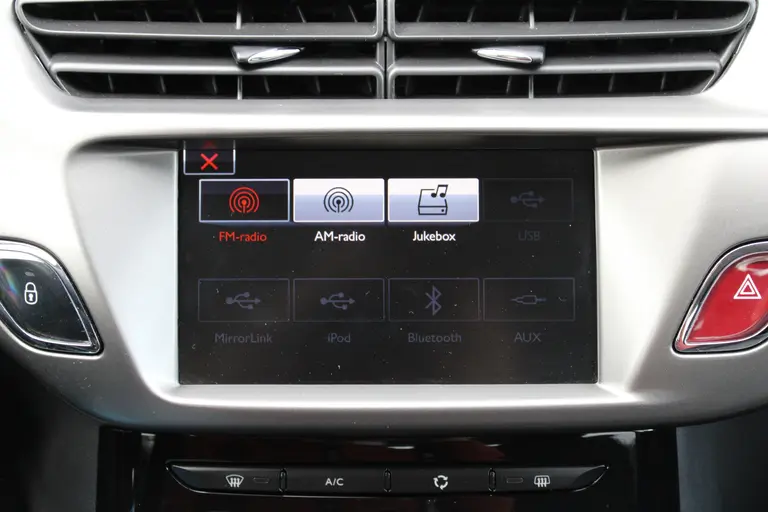 Citroën C3 1.2 PureTech Feel Edition CruiseControl, Bluetooth, Airco, All-season banden afbeelding 17