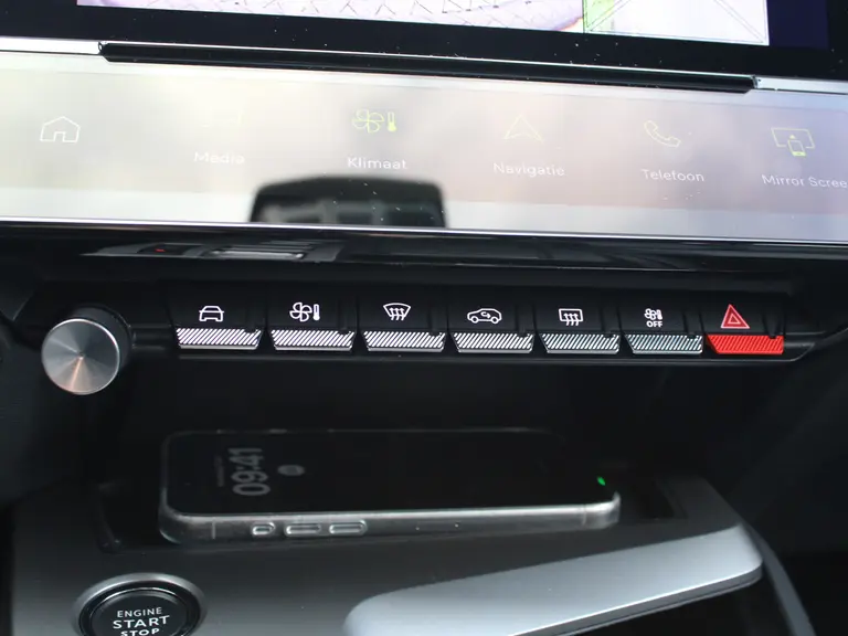 Peugeot 408 Allure 1.6 HYbrid 180PK EAT8 Automaat Navigatie, Rondomzichtcamera, Keyless, Parkeersensoren Voor & Achter, Draadloze Telefoonlader afbeelding 31