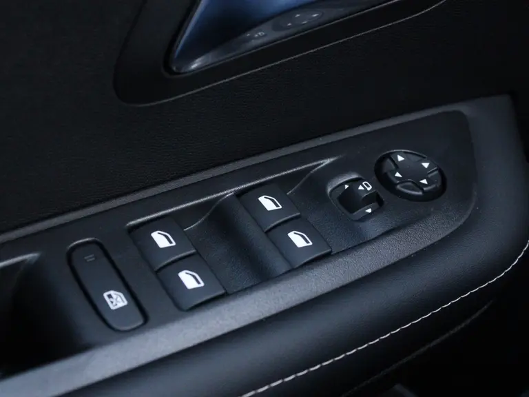 Peugeot e-208 EV Style 50 kWh Navigatie, Keyless, Stoelverwarming, Parkeersensoren Voor & Achter, Apple Carplay, Android Auto afbeelding 16