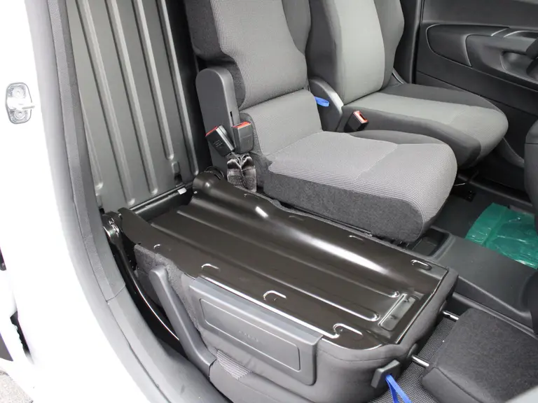 Peugeot Partner 1.5 BlueHDi 130PK EAT8 Automaat L1 White & Black Edition, Navigatie, Airconditioning, Camera Achter + Zijkant, Parkeerhulp voor & achter, Trekhaak afbeelding 45