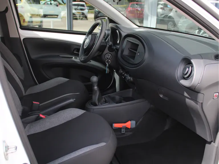 Toyota Aygo X 1.0 VVT-i MT Adaptieve Cruise Control, Airco, Hill Hold Functie, Elektrische Ramen Voor afbeelding 28
