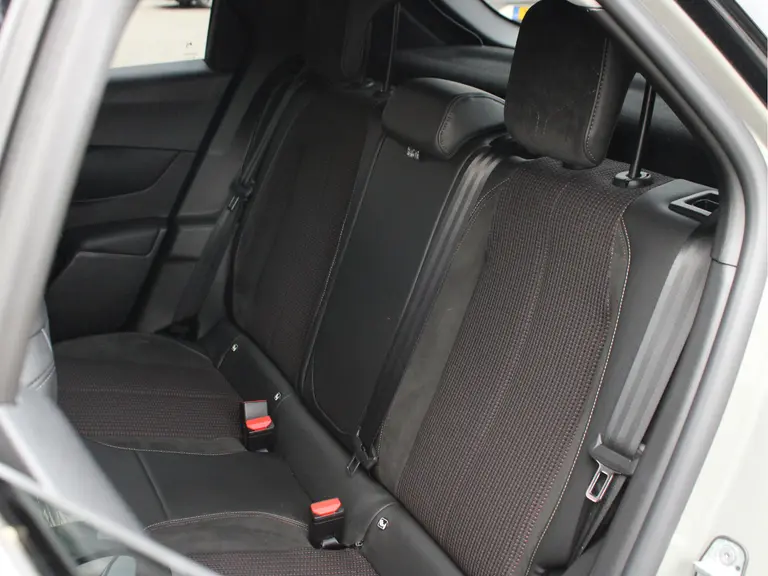 DS DS 3 1.2 PureTech Performance Line Automaat Microvezel Bekleding, Rondomzicht Camera, Cruise en Climate Control afbeelding 7