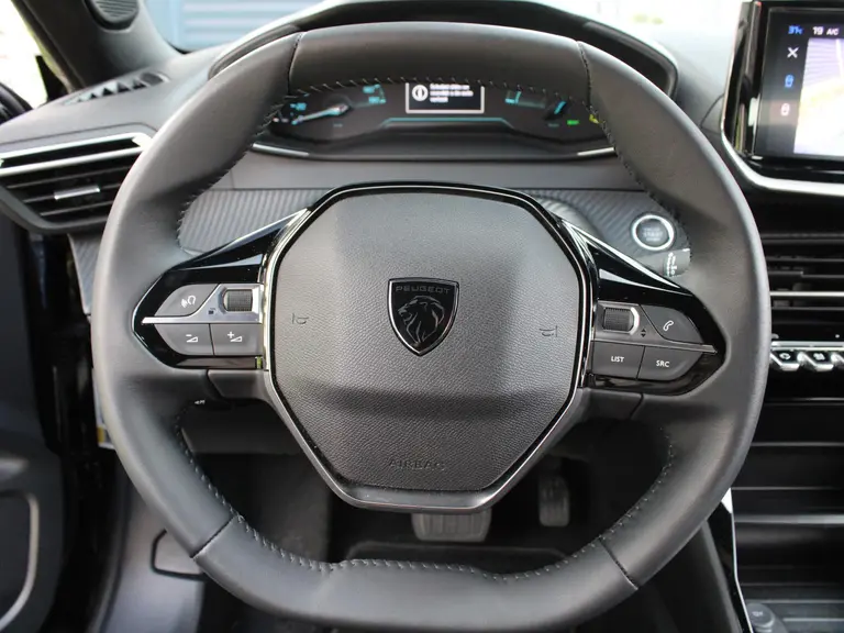 Peugeot e-2008 EV Active 54 kWh 156pk Automaat Navigatie, Achteruitrijcamera, Apple Carplay, Android Auto, Climate Control, Cruise Control afbeelding 16