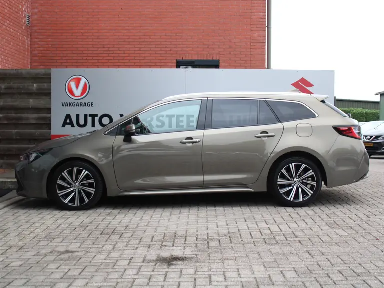 Toyota Corolla Touring Sports 1.8 Hybrid Dynamic Achteruitrijcamera, Stoelverwarming, Cruise Control Adaptief, Draadloze Telefoonlader afbeelding 13