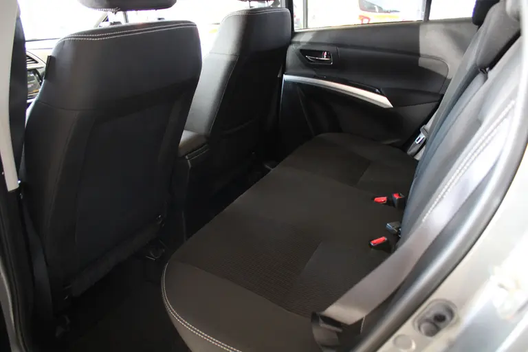 Suzuki S-Cross 1.0 Boosterjet Exclusive Achteruitrijcamera, Navigatie, Cruise Control, Voorstoelen Verwarmd, Regensensor afbeelding 17