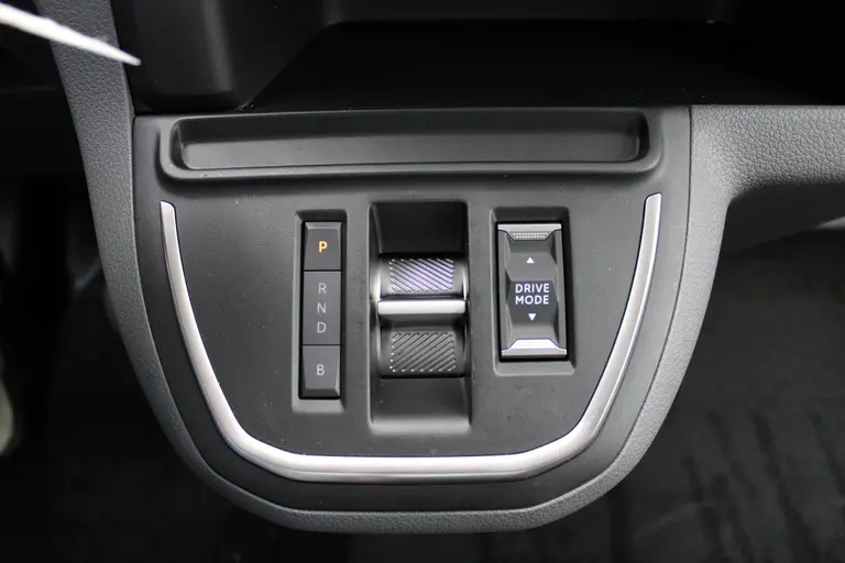 Citroën ë-Jumpy Club M 50 kWh Cruise control, Airco, Apple carplay/Android auto, Radio, Elek.bediende ramen en spiegels, afbeelding 24