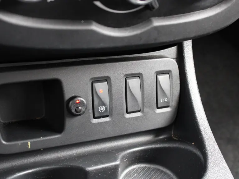 Dacia Duster Blackshadow 1.2 TCe 4x2 125PK Leder, Trekhaak, Achteruitrijcamera, Navigatie, Airco afbeelding 31