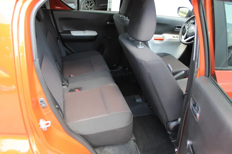 Suzuki Ignis 1.2 Select, met Dakspoiler en Dealer Onderhouden! Achteruitrijcamera en hoge instap! afbeelding 11